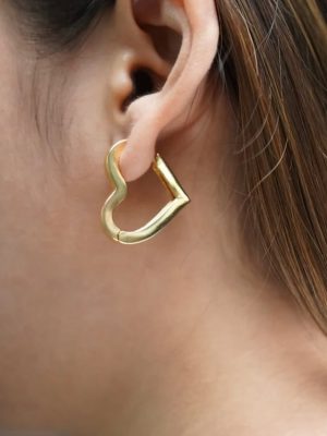 Elegant Gold Heart-Shaped Hoop Earring