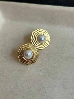 Hexagonal Shape Pearl Stud Earring