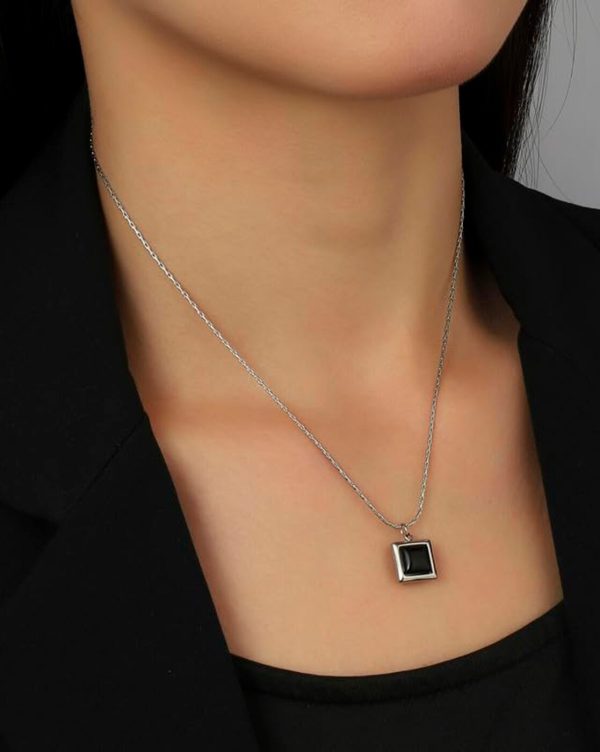 NE-31 Unisex Silver Square Pendant Necklace