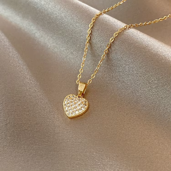 NE-191 Sparkling Heart Pendant for Women with Chain