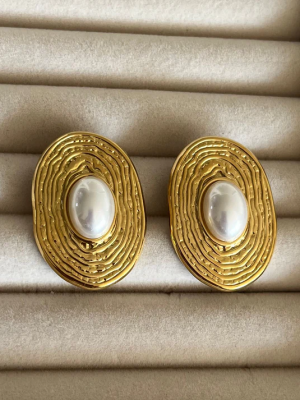 Oval Mother-of-Pearl Anti-Tarnish Stud Earrings