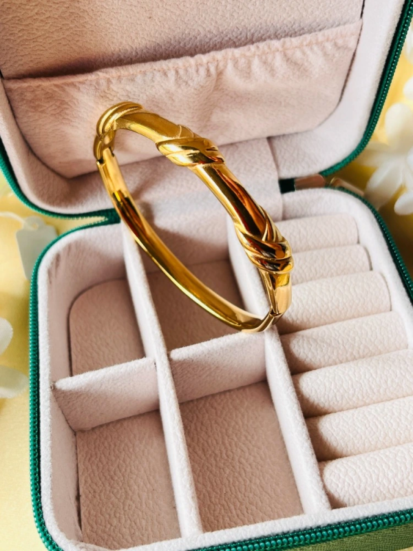 Orbit Bling Sleek Gold Plated Western Bracelet