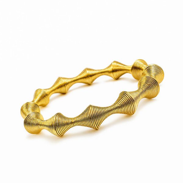 Anti-Tarnish Spring Bracelet
