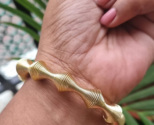 Anti-Tarnish Spring Bracelet
