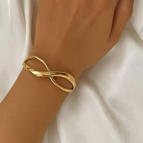 Anti-Tarnish Infinity Bracelet