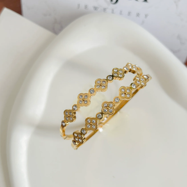 Rhinestone Clover Bracelet