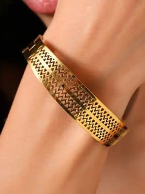 Delicate Lattice Gold Bracelet