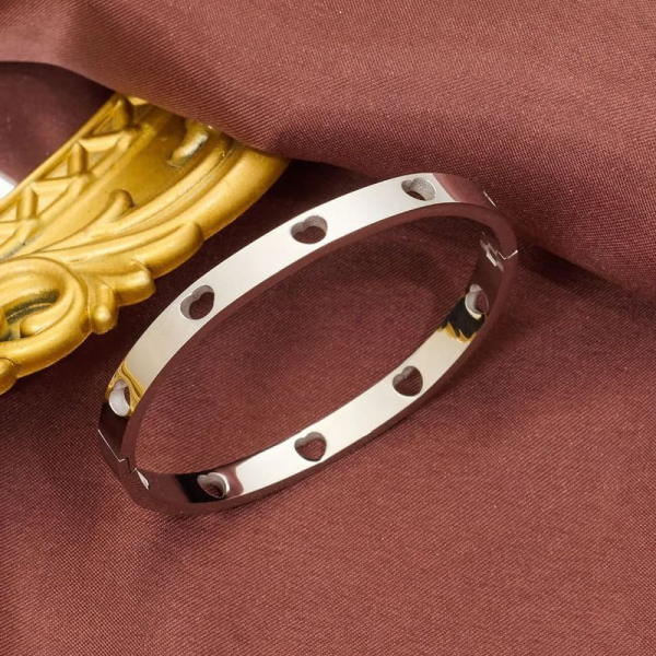 Anti-Tarnish Silver Cut-Out Heart Bracelet