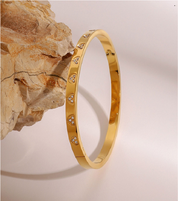 Anti-Tarnish Crystal Heart Gold Bracelet