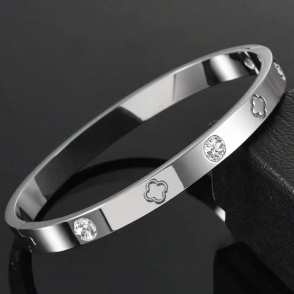 Anti-Tarnish Silver Clover Crystal Bracelet