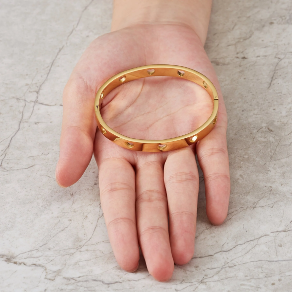 Anti-Tarnish Gold Cut-Out Heart Bracelet
